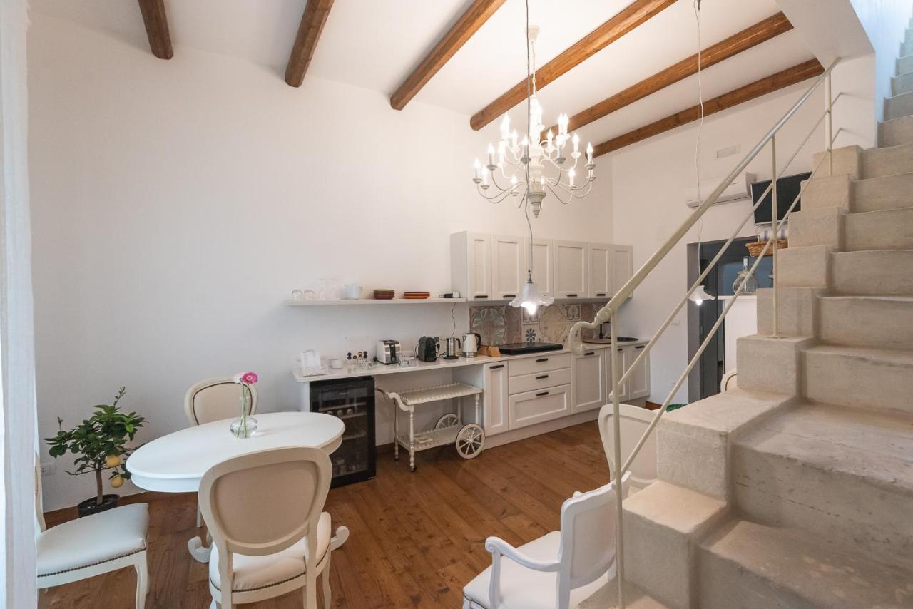 Le Nicchie Luxury Rooms Lecce Esterno foto